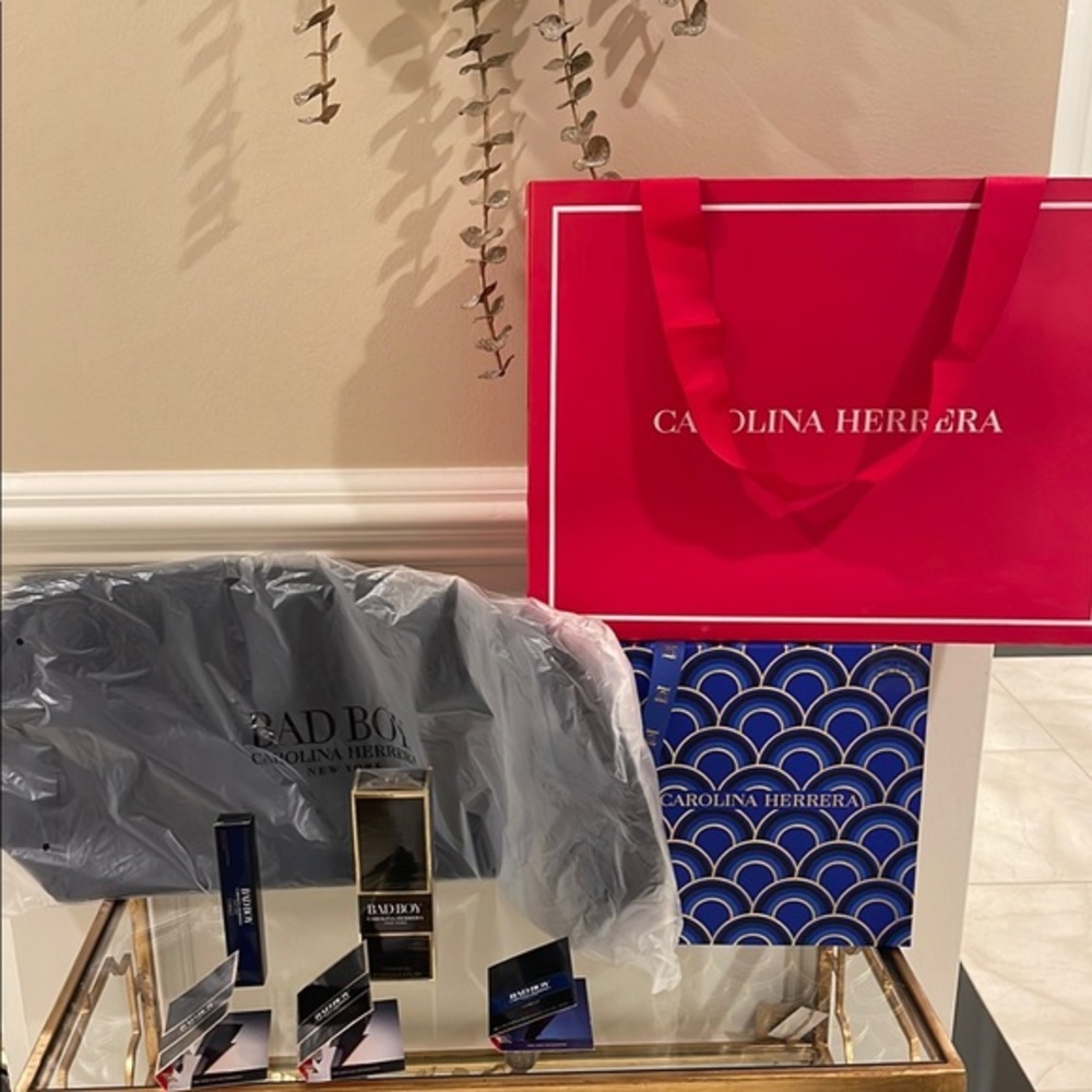 Carolina Herrera Bad Boy weekend Bag And Fragrance Set